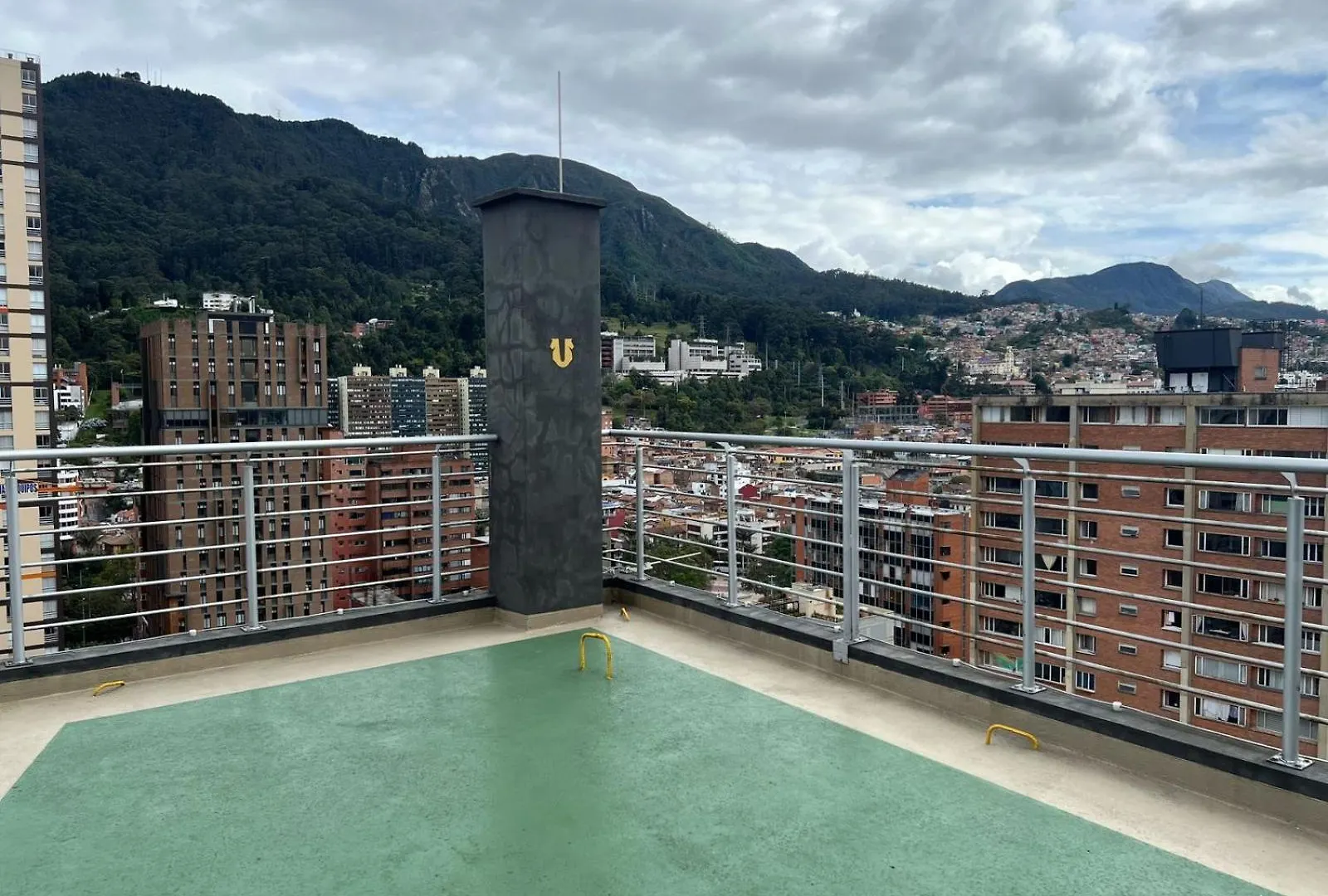 Apartamento Aparta Estudio Amoblado Con Vista A Monserrat Candelaria Bogota1906